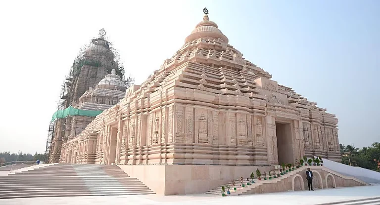 Jagannath-Temple-Digha - kotitakarkotha.com