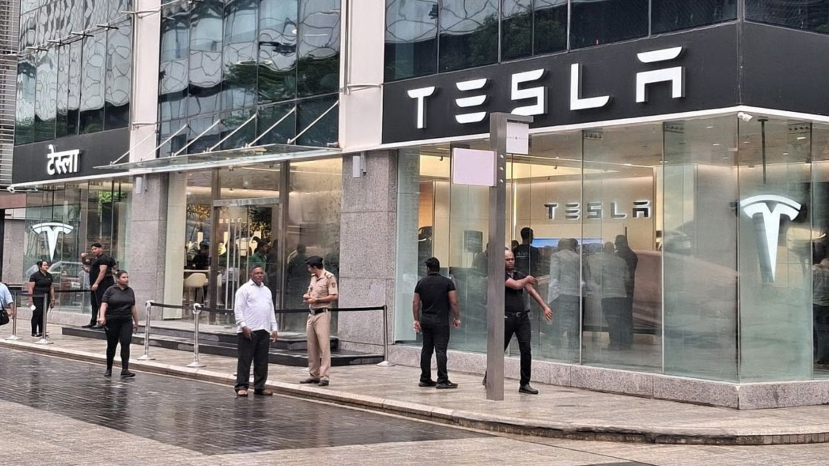 mumbai-tesla-showroom-in-kotitakarkotha.com